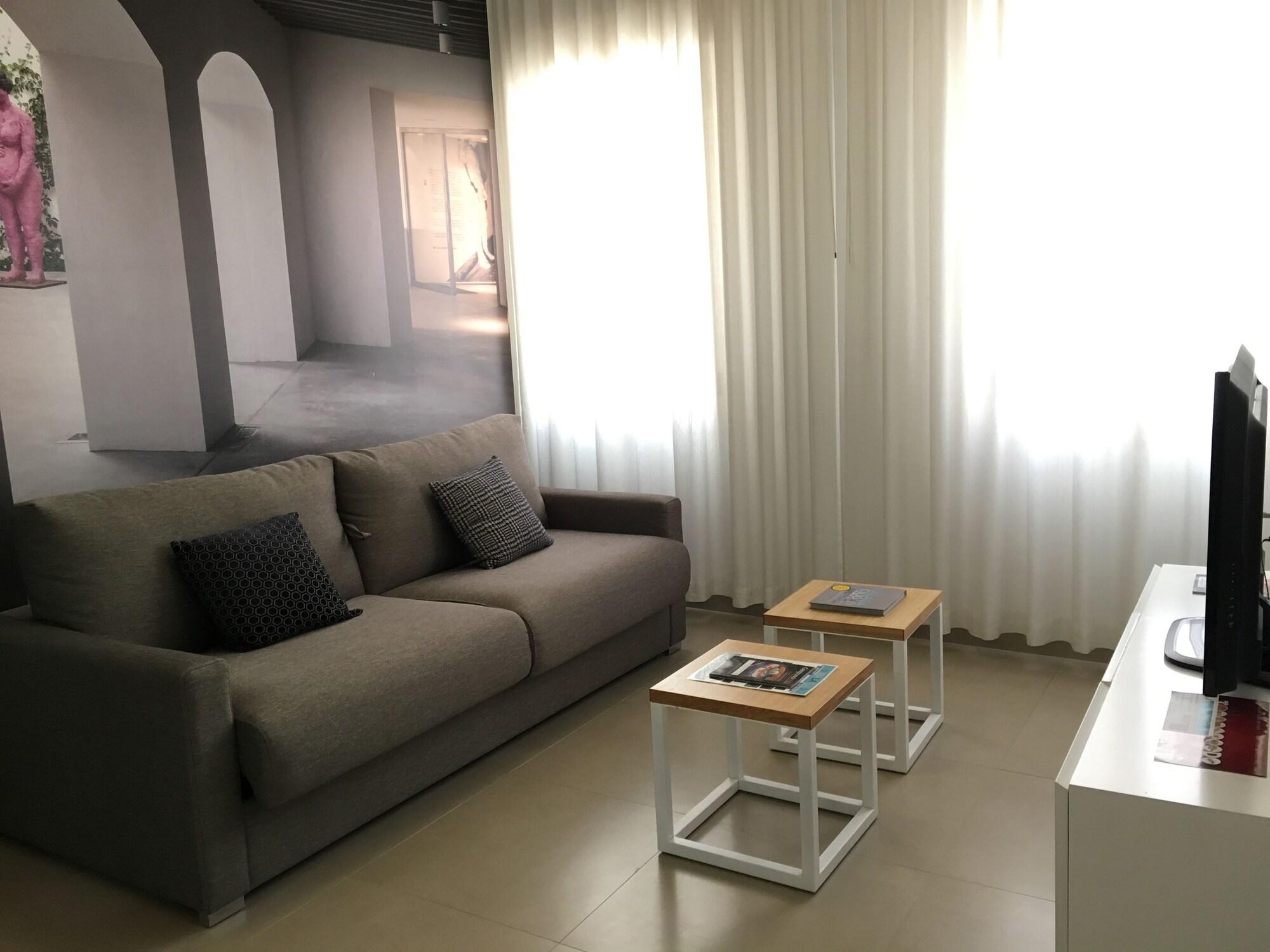 Del Pintor Apartahotel 3*