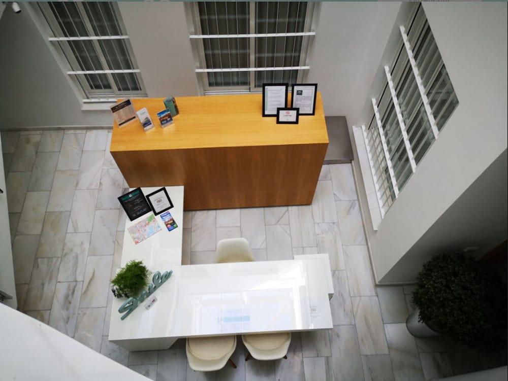 Del Pintor Apartahotel Málaga