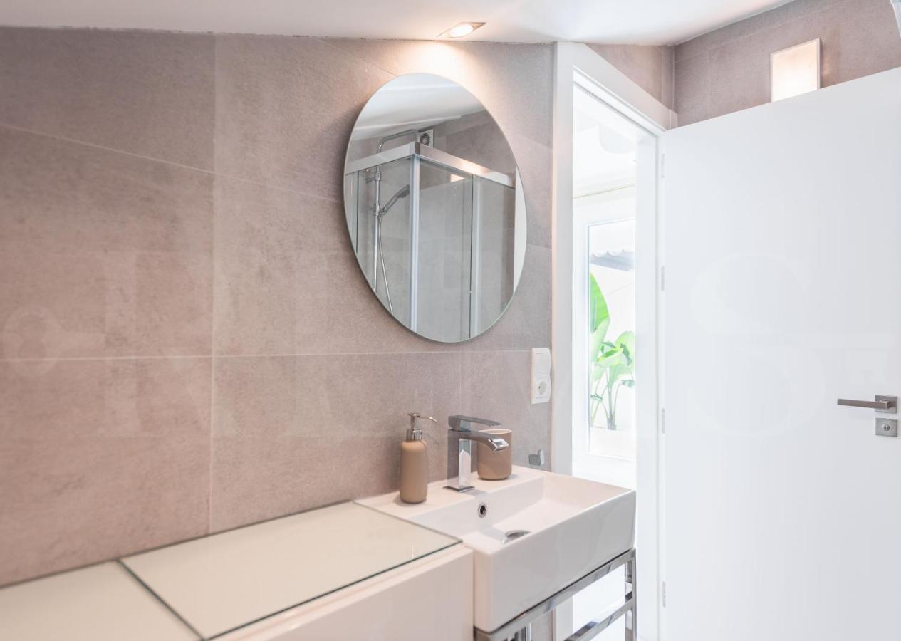 Penthouse & Private Rooftop In The Heart Of By Rems *