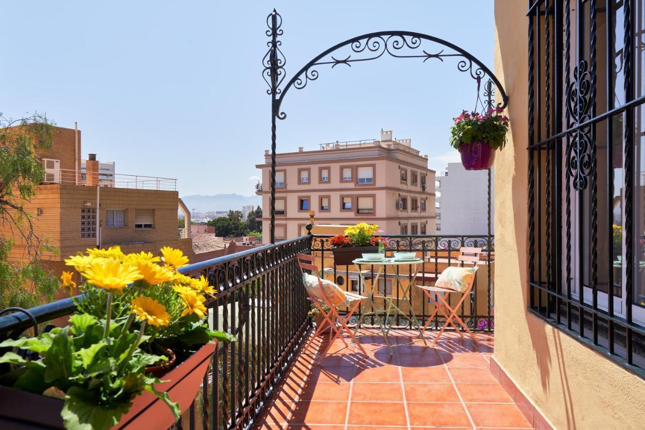 Rosita En Playa De La Malagueta Con Terraza Málaga