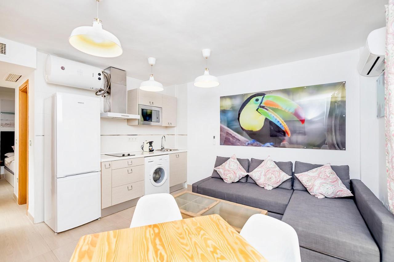 Maba/private Backyard/walk To Downtown/large Smart Tv