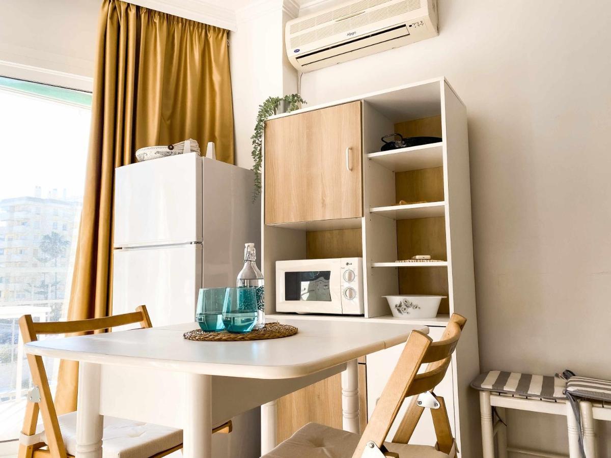 Precioso Estudio En 1ª Linea De Playa Málaga