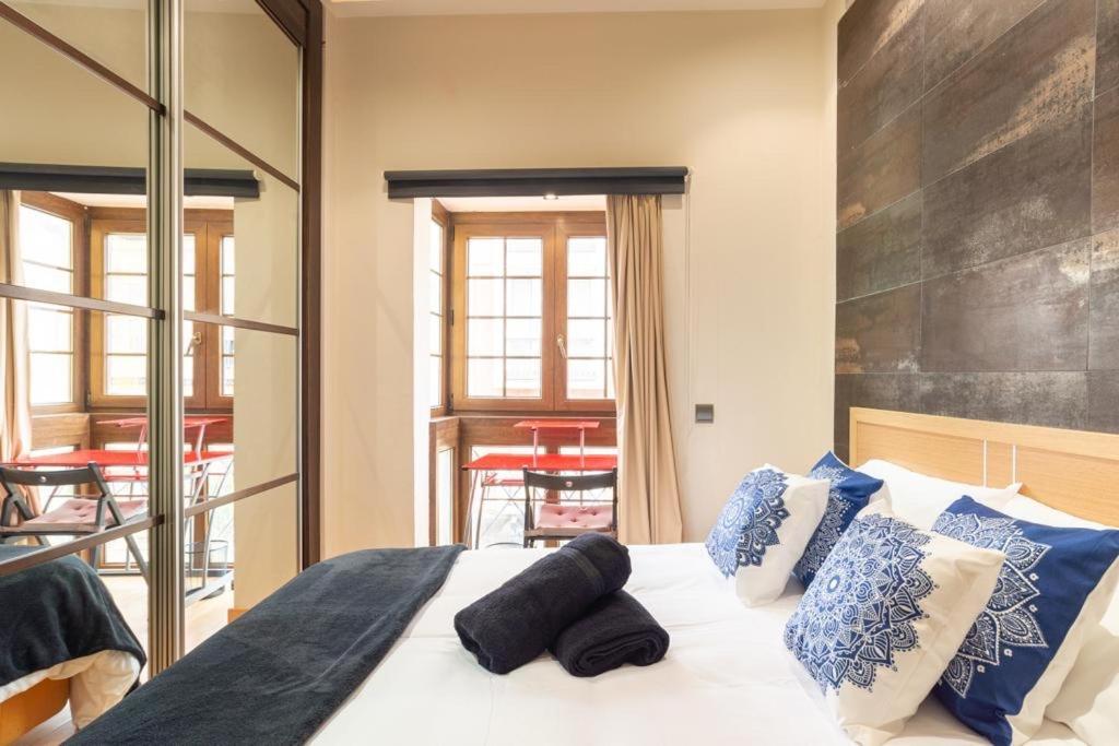 Apartamento Merced Picasso Victoria *