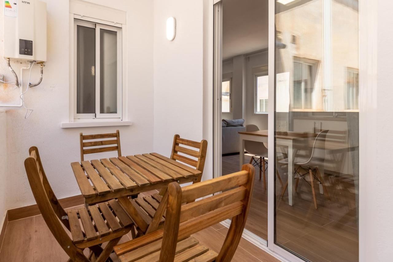 Fun Building By Homeabout Apartment Malaga
