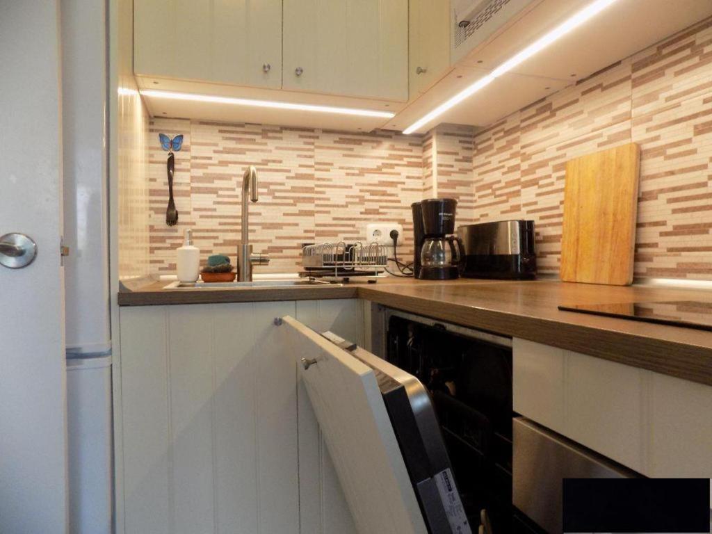 Precioso Apartamento Junto A Playa Y Con Piscina. Apartamento