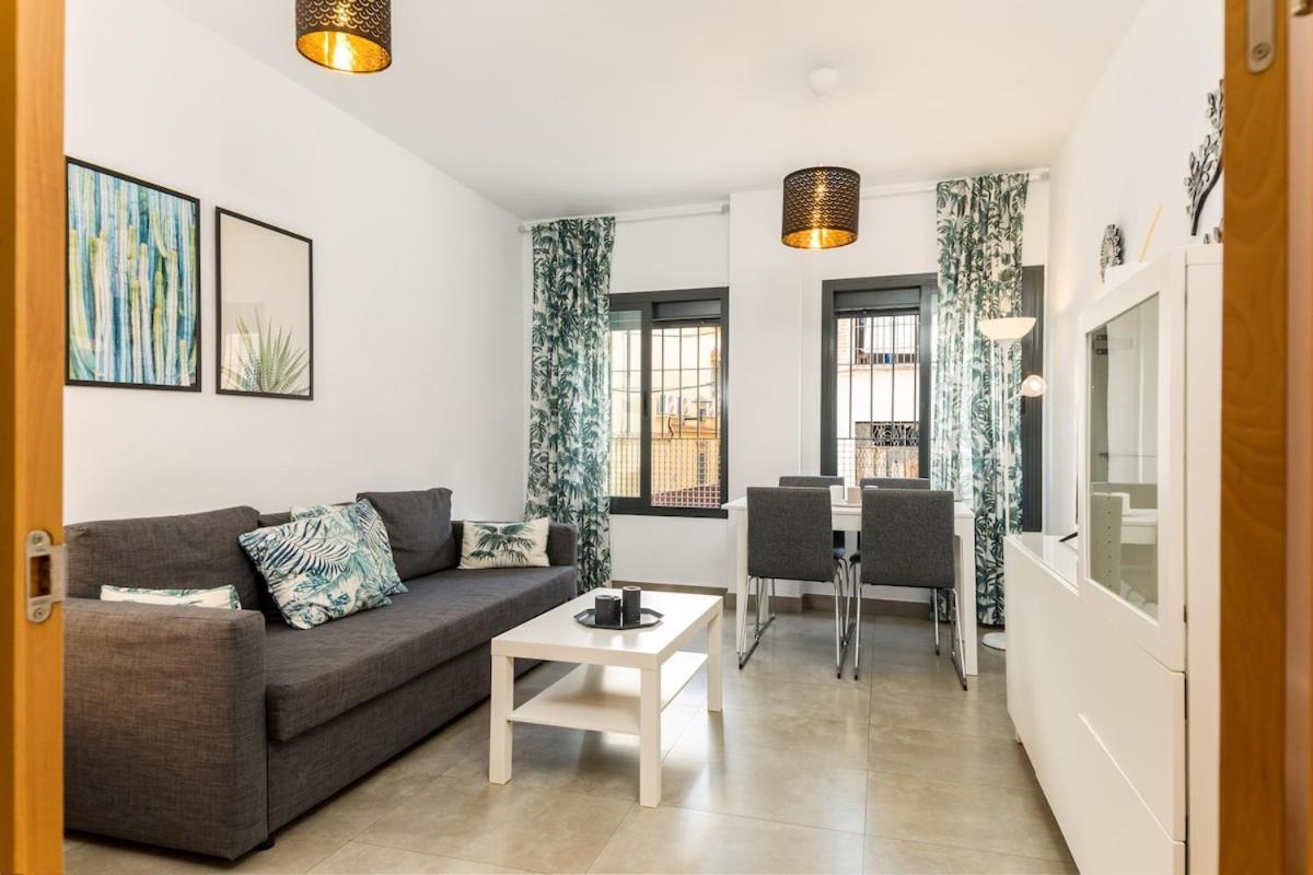 C54 - Homey 2 Bedroom In Town Apartamento *