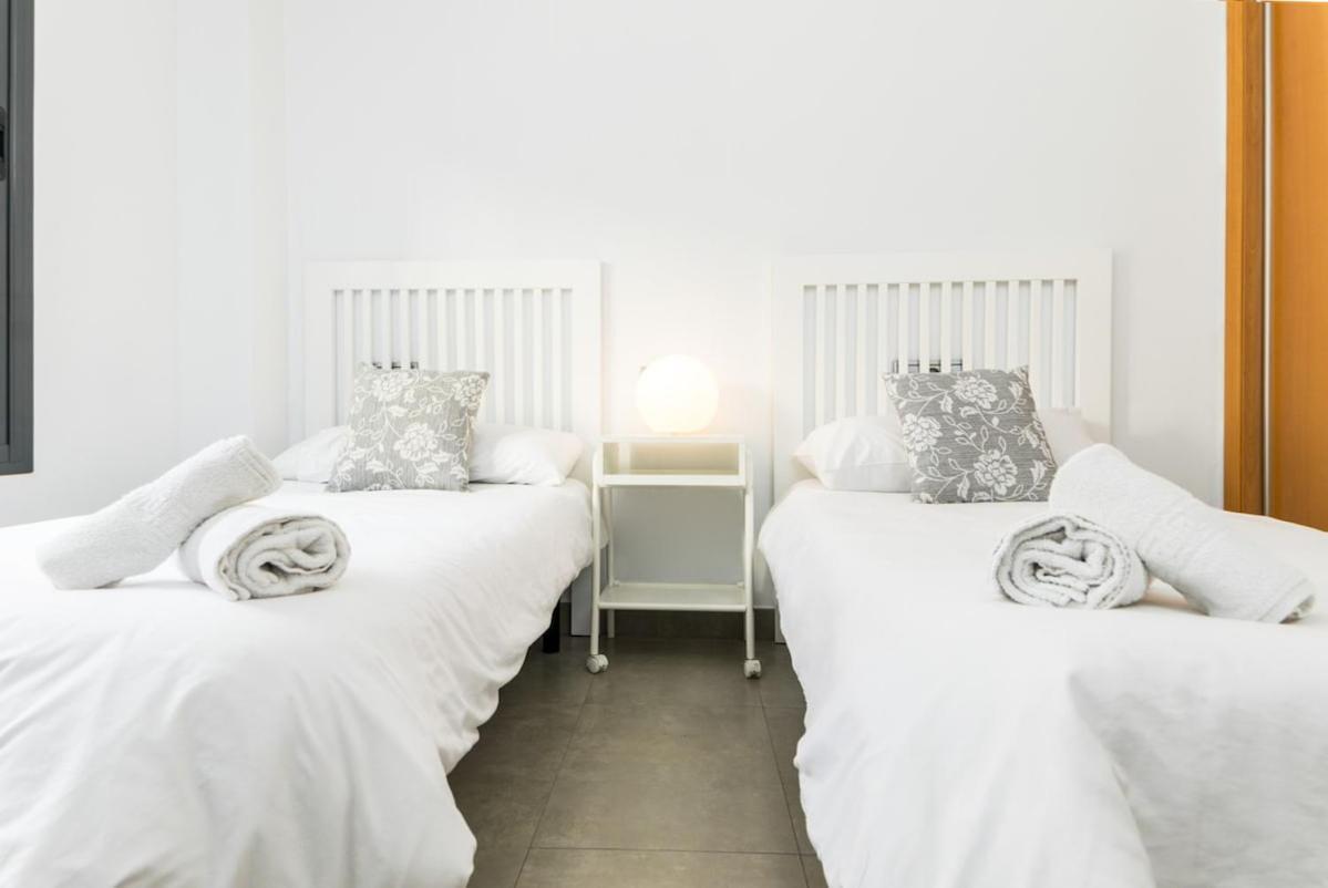 C54 - Homey 2 Bedroom In Town Apartamento