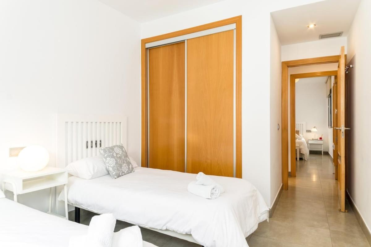 C54 - Homey 2 Bedroom In Town Apartamento *