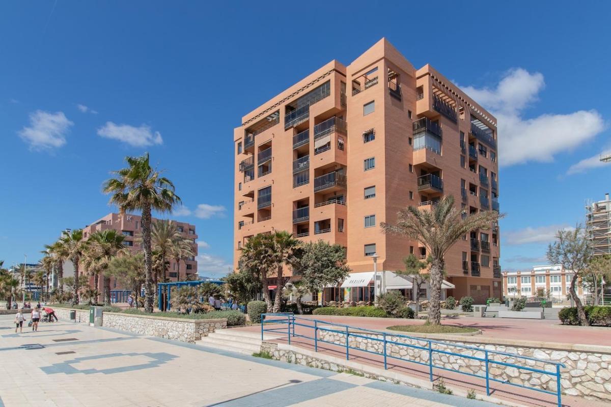 C68 - Seafront Central Apartamento
