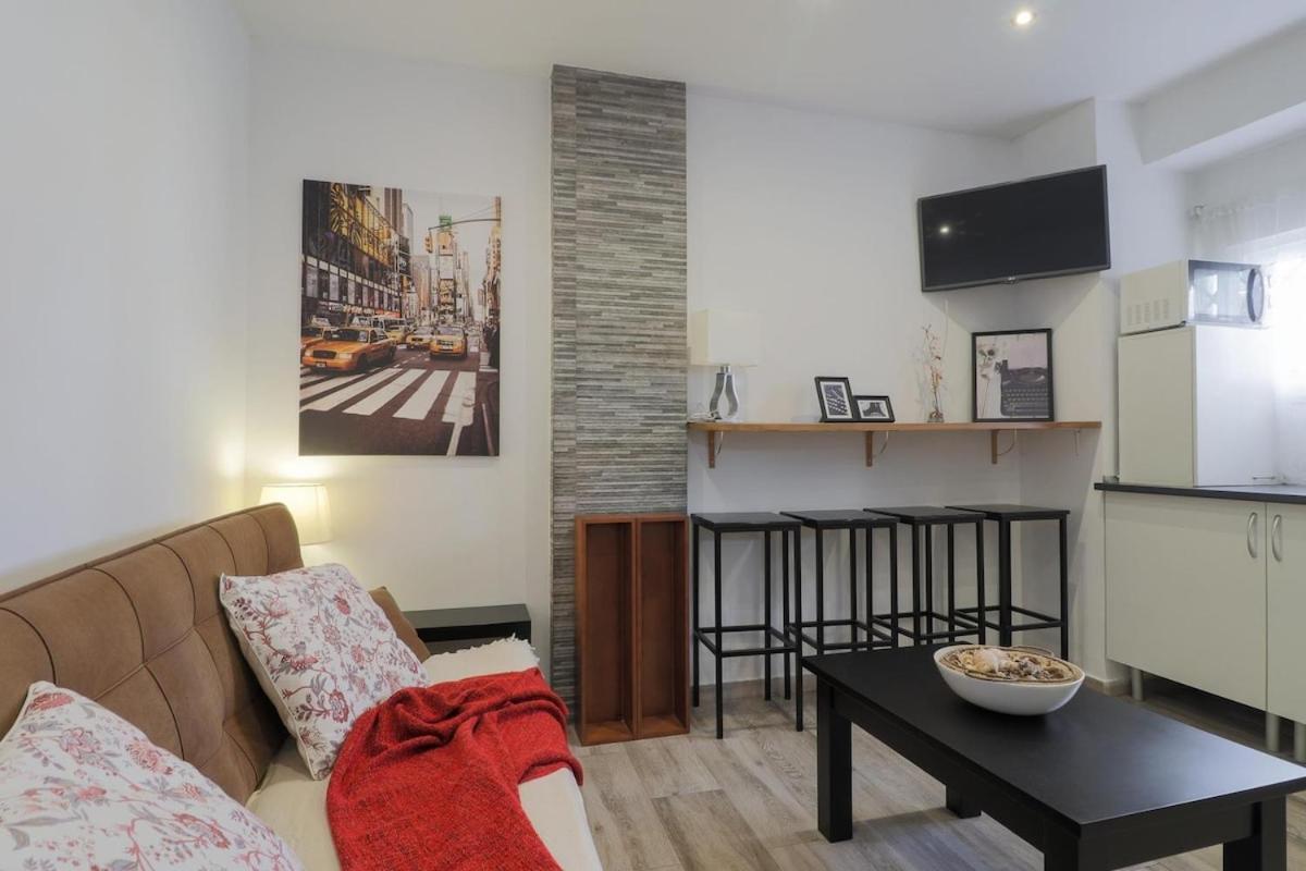 C40 - Warm Duplex In Center * Malaga