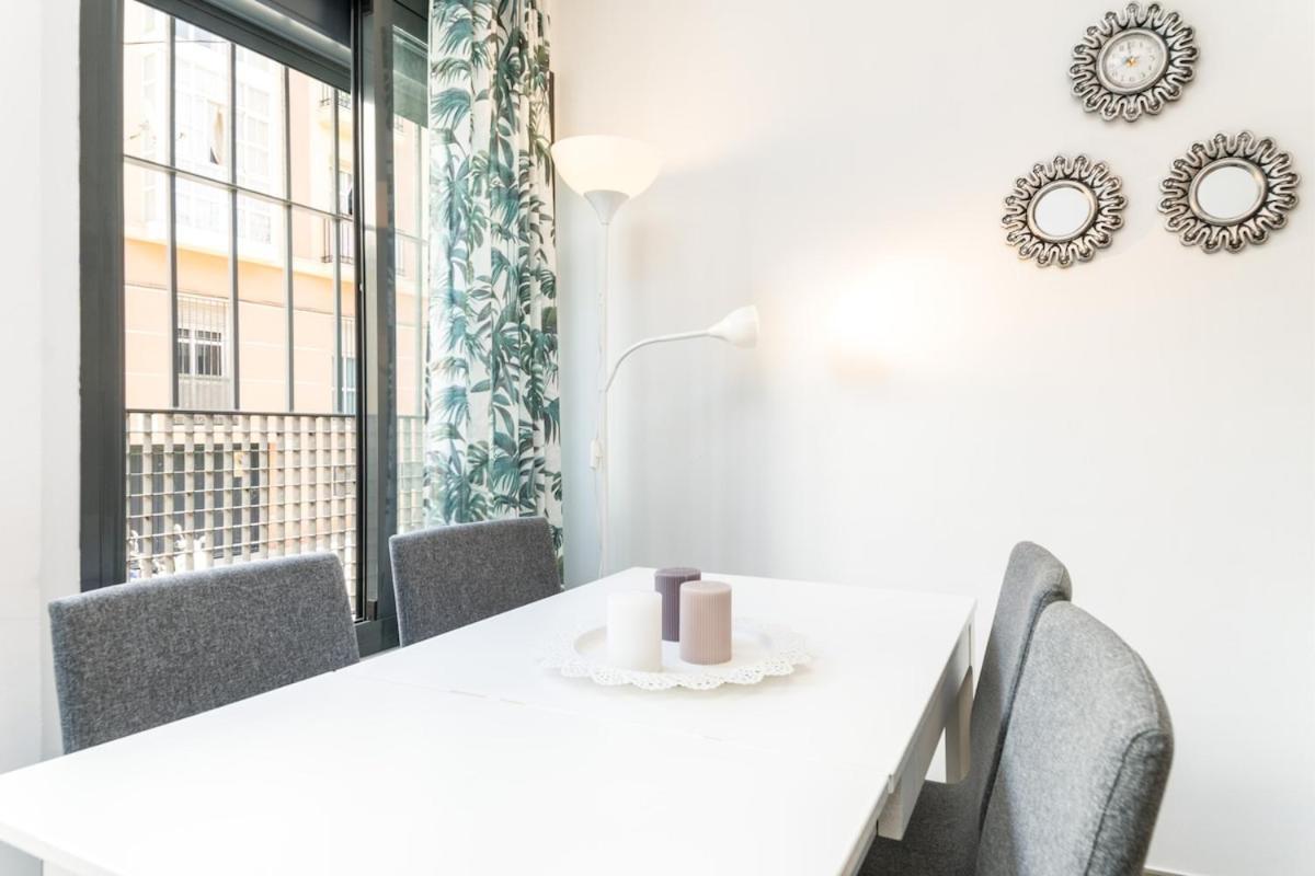 C54 - Homey 2 Bedroom In Town Málaga