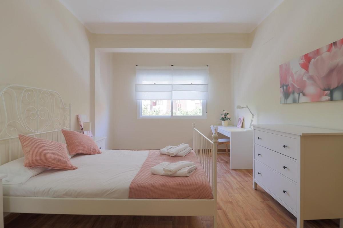 Apartment C102 - Huge And Stylish 5 Bedroom By The Center Malaga