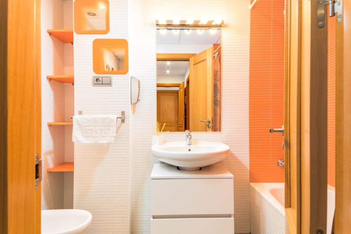 Apartamento C54 - Homey 2 Bedroom In Town Málaga