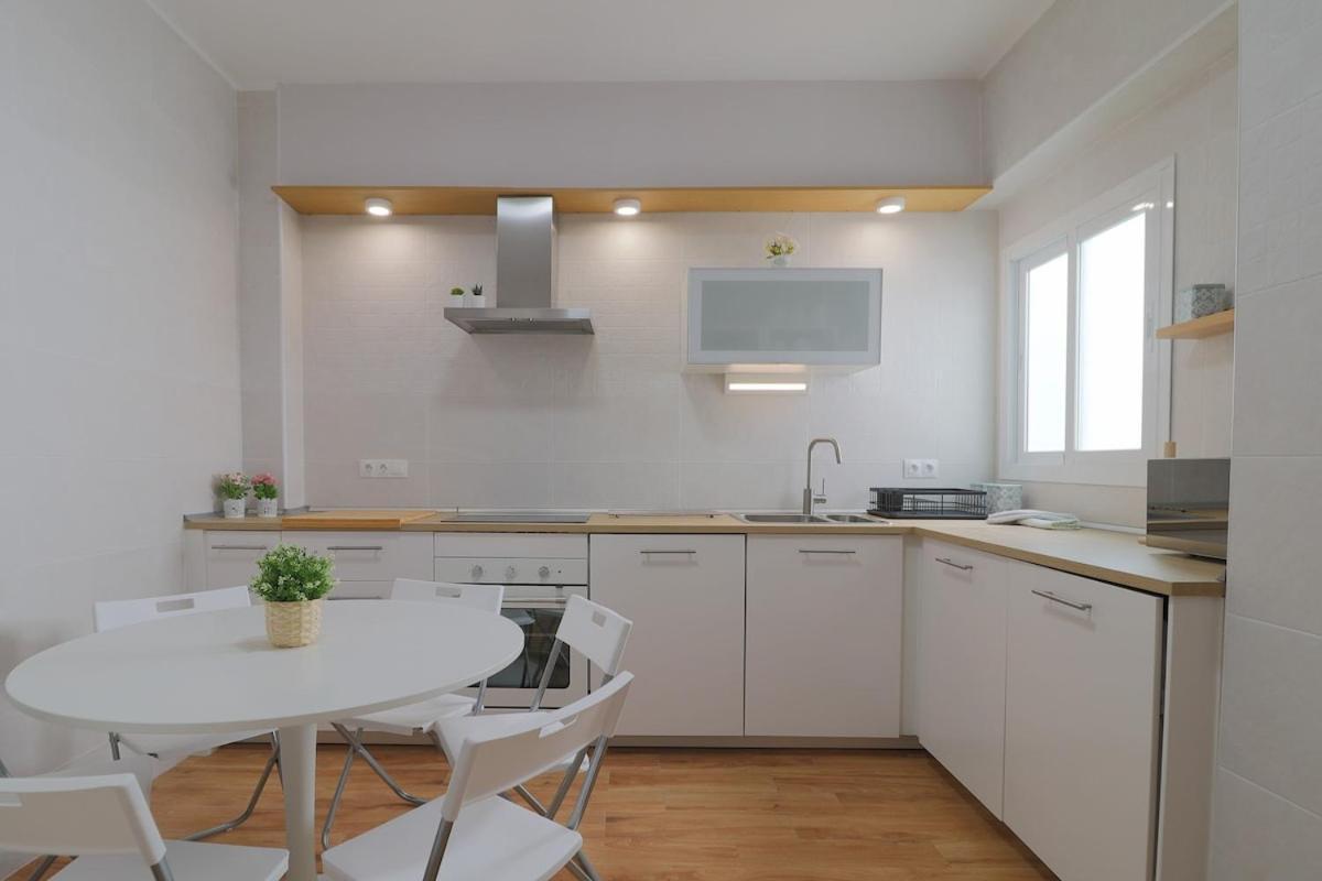 Apartment C102 - Huge And Stylish 5 Bedroom By The Center Malaga