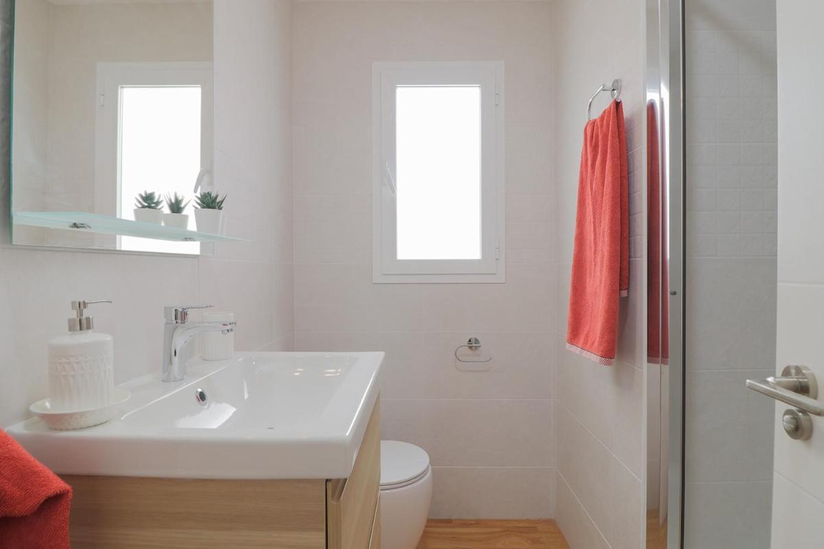 C102 - Huge And Stylish 5 Bedroom By The Center Apartment Malaga
