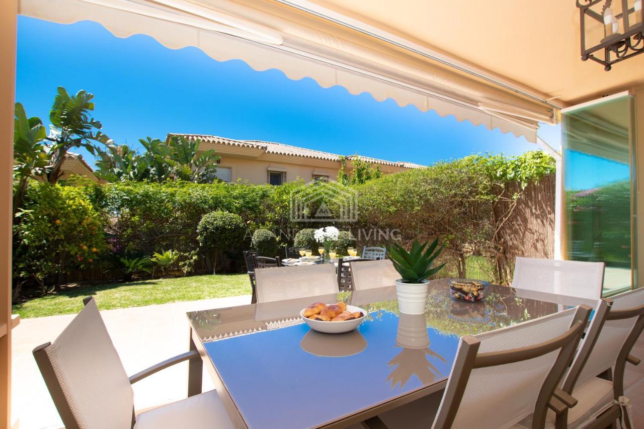 Spacious Perfectly Maintained House With Private Garden And Communal Pool In Riviera Del Sol * Malaga