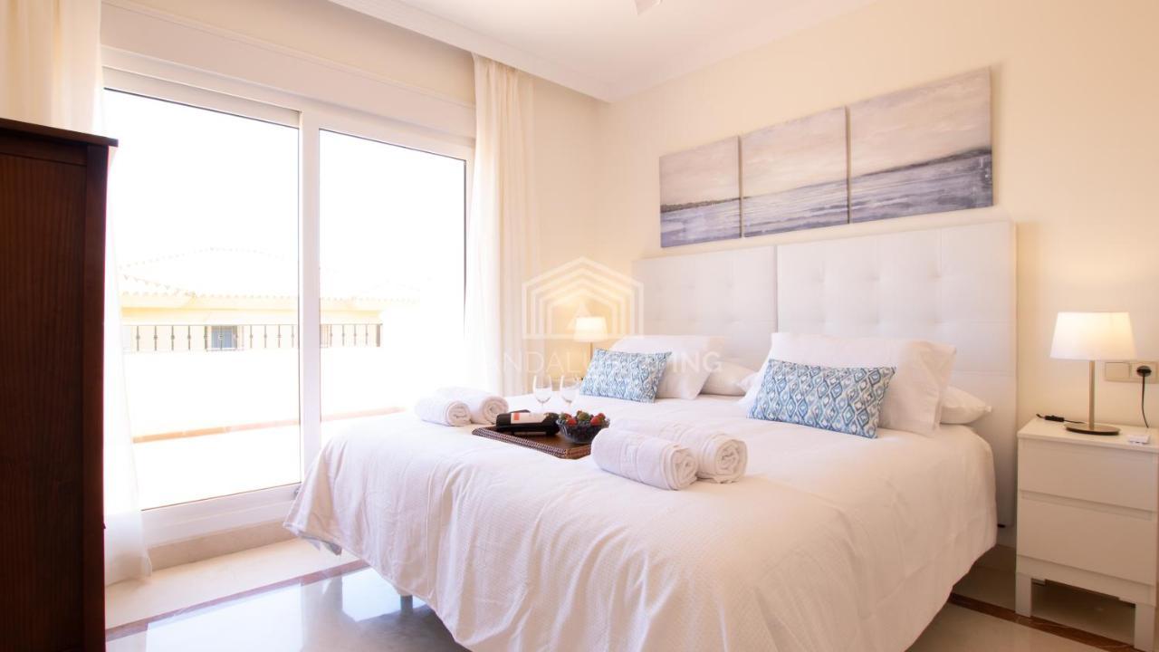 Spacious Perfectly Maintained House With Private Garden And Communal Pool In Riviera Del Sol Villa Malaga