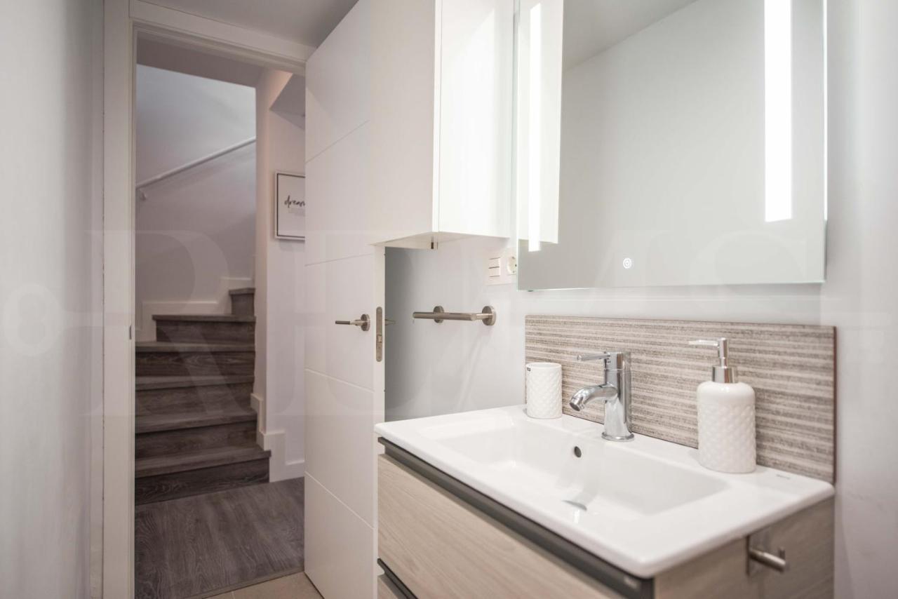 Modern Duplex With A Garden View - Center By Rems Apartment *