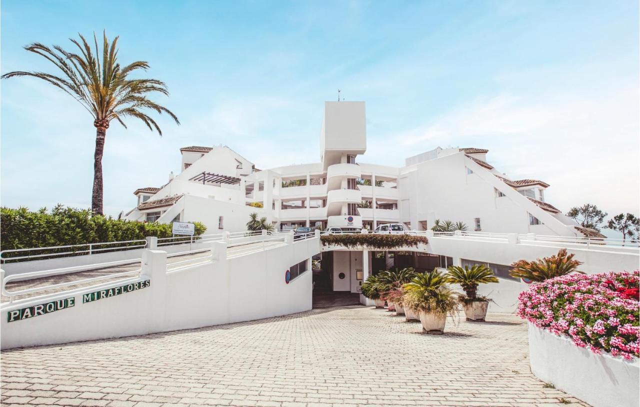 Nice In With Outdoor Swimming Pool, Wifi&2 Bedrooms *