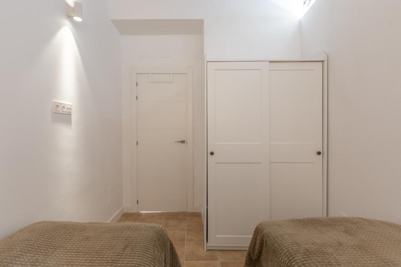 Apartamento Precioso Con Patio Y Dos En El Barrio De Picasso *