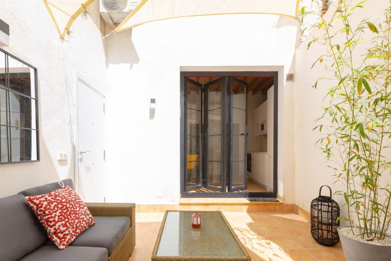 Apartamento Precioso Con Patio Y Dos En El Barrio De Picasso *