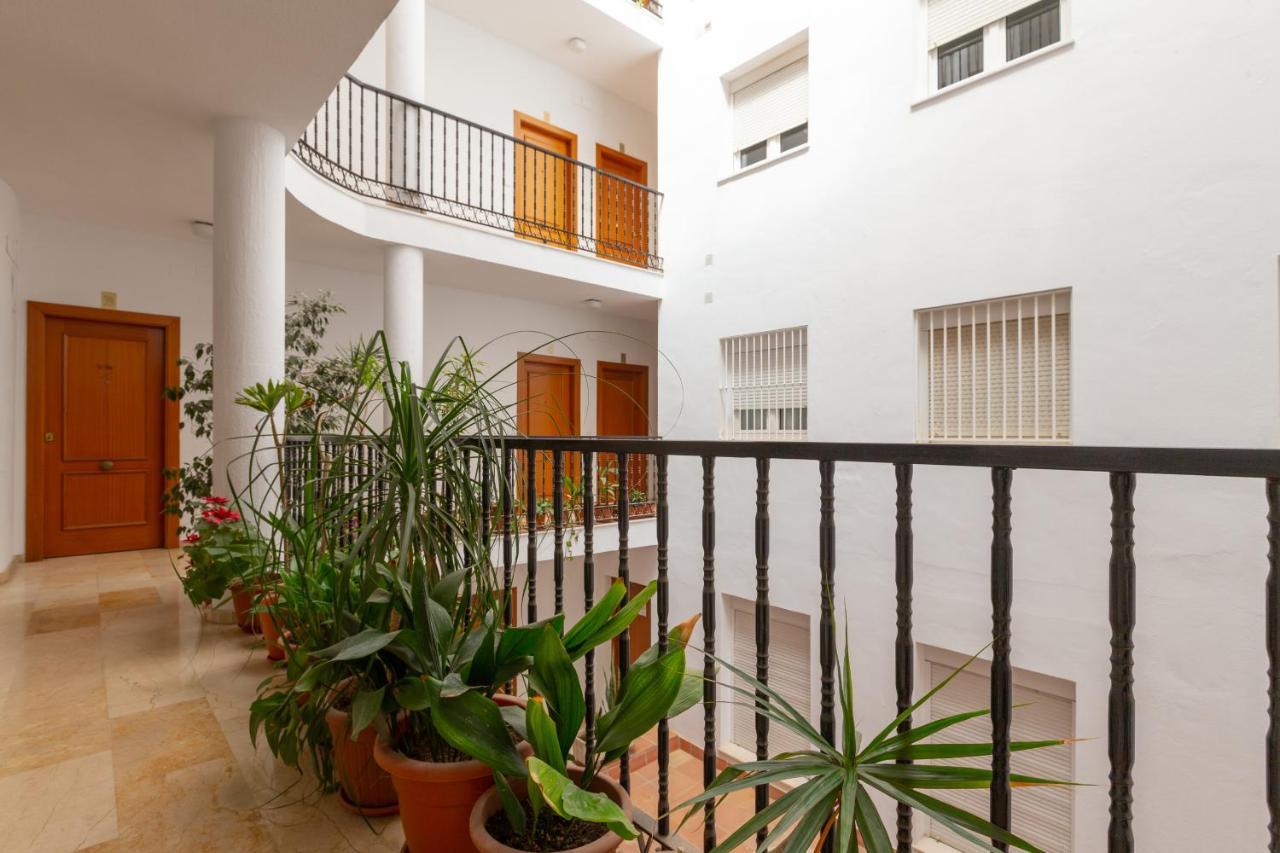 With Two Bedrooms And A Patio Apartamento