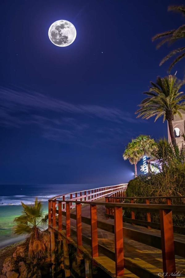 Exclusive. Location. Sea Views. Higueron West Apartamento