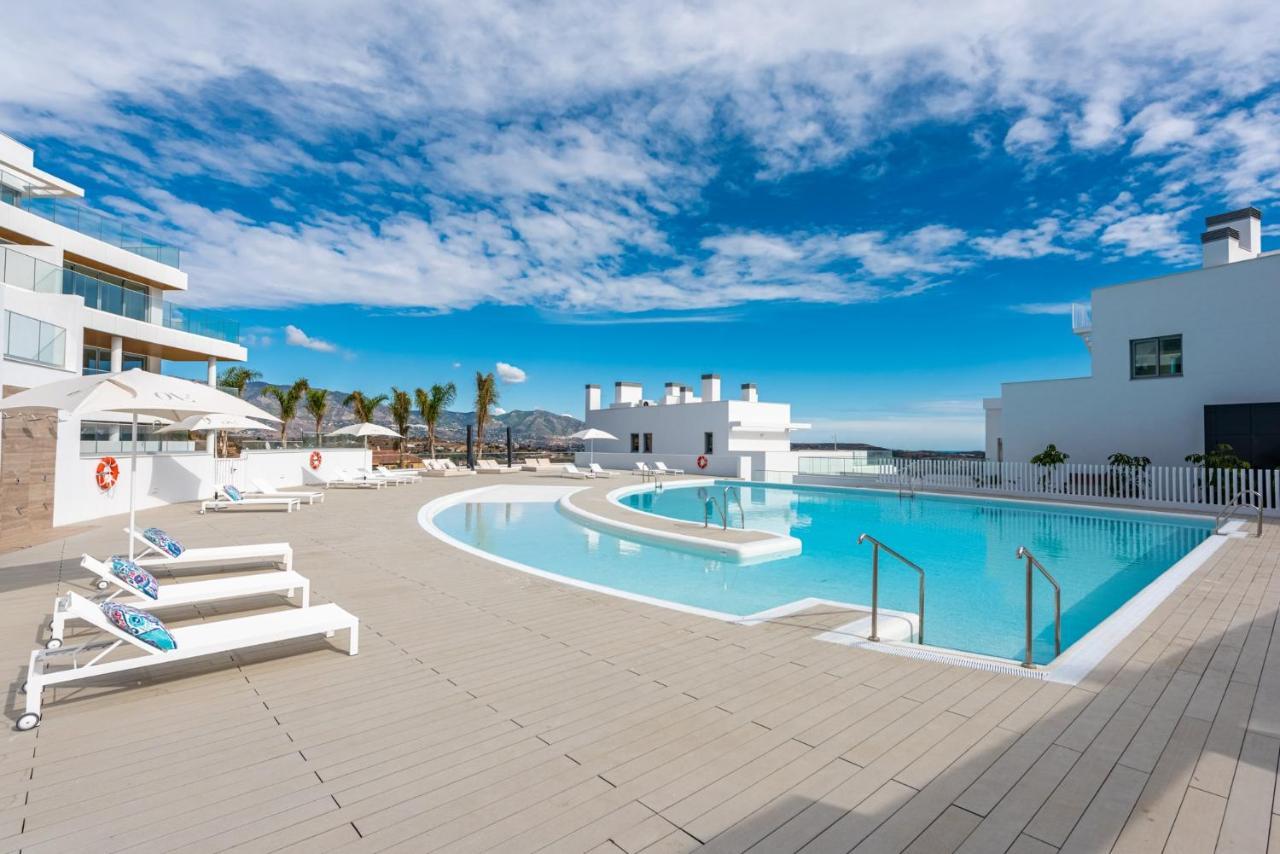 High End Large Ground Floor With Luxury Private Pool And Sea Views Málaga