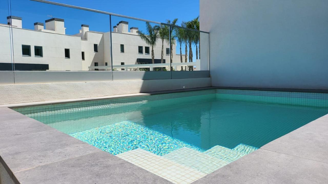 High End Large Ground Floor With Luxury Private Pool And Sea Views *