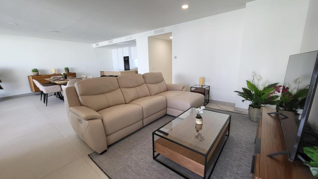 High End Large Ground Floor With Luxury Private Pool And Sea Views * Málaga