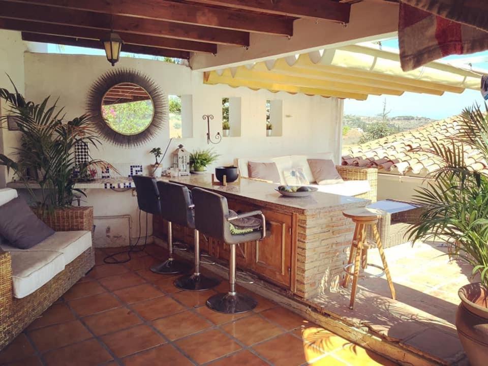 Stunning 3 Bed Finca With Attached 2 Bed Casita With Sea And Mountain Views * Málaga