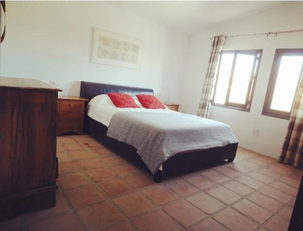 Villa Stunning 3 Bed Finca With Attached 2 Bed Casita With Sea And Mountain Views Málaga
