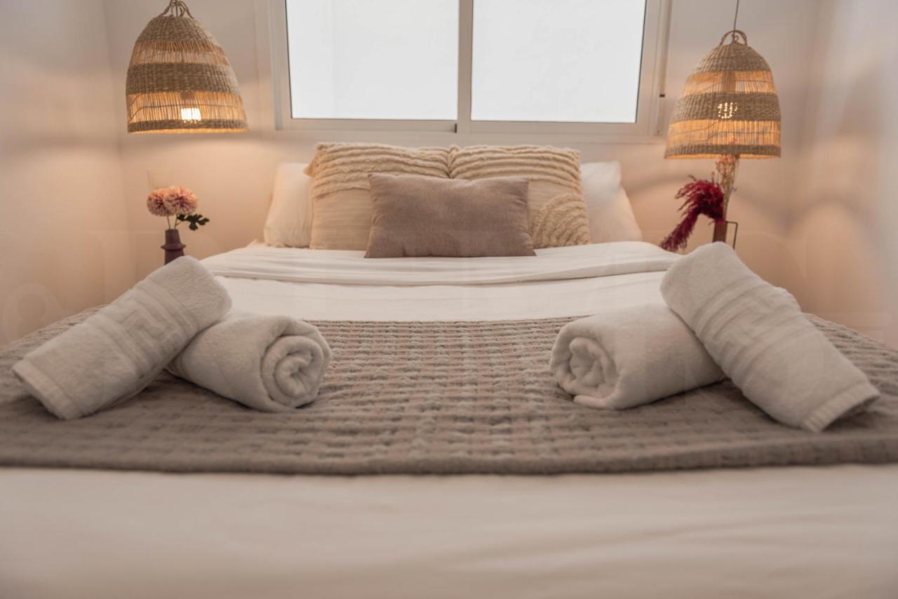 Peaceful & Bright With Patio - Center Apartment Malaga