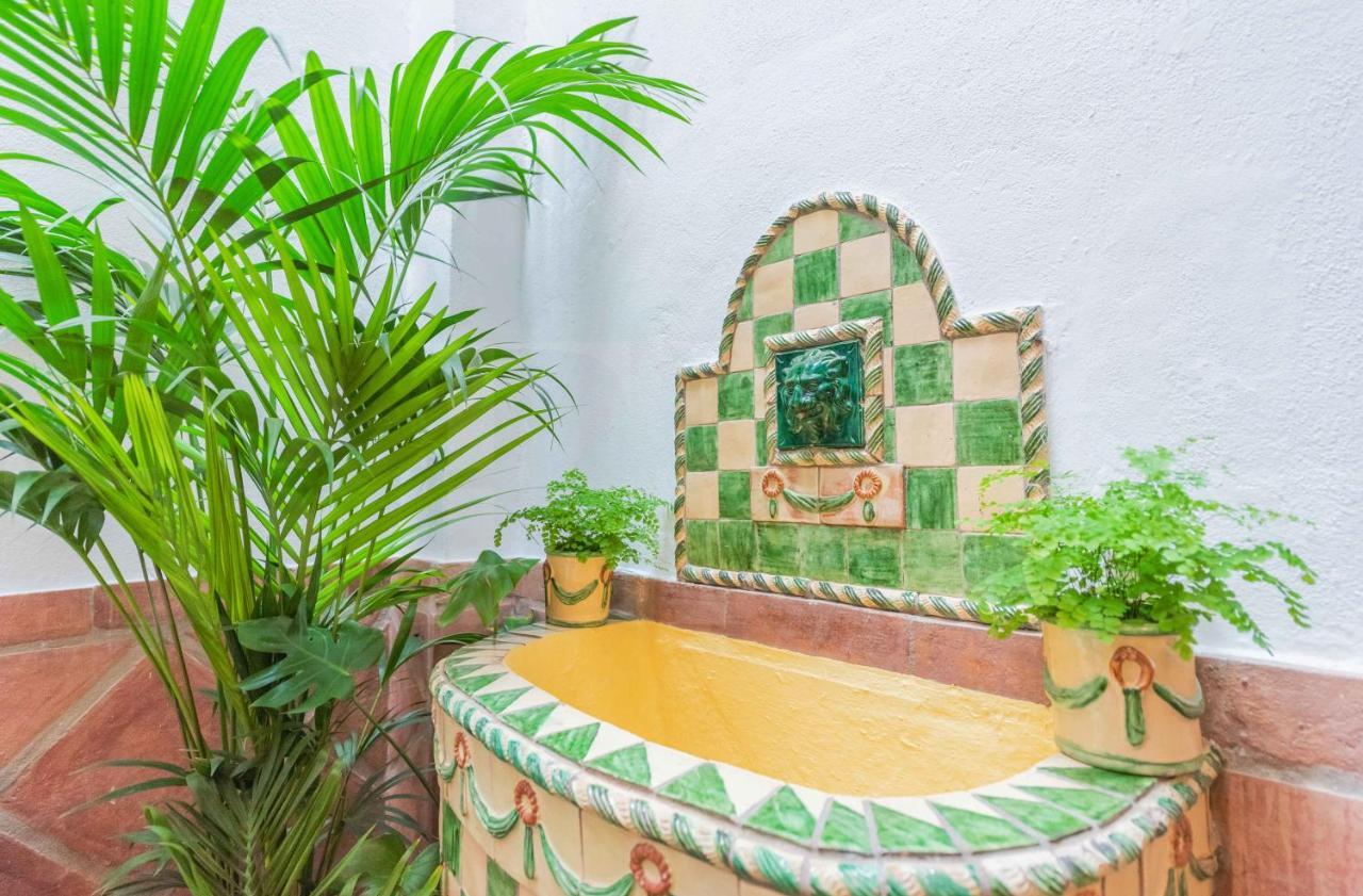 Intimate In The Heart Of By Rems Málaga
