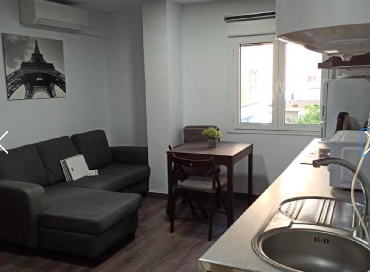 Holidays2malaga Reyna Manescau Apartments- Zona Huelin & 450 Mts De La Playa Apartamento