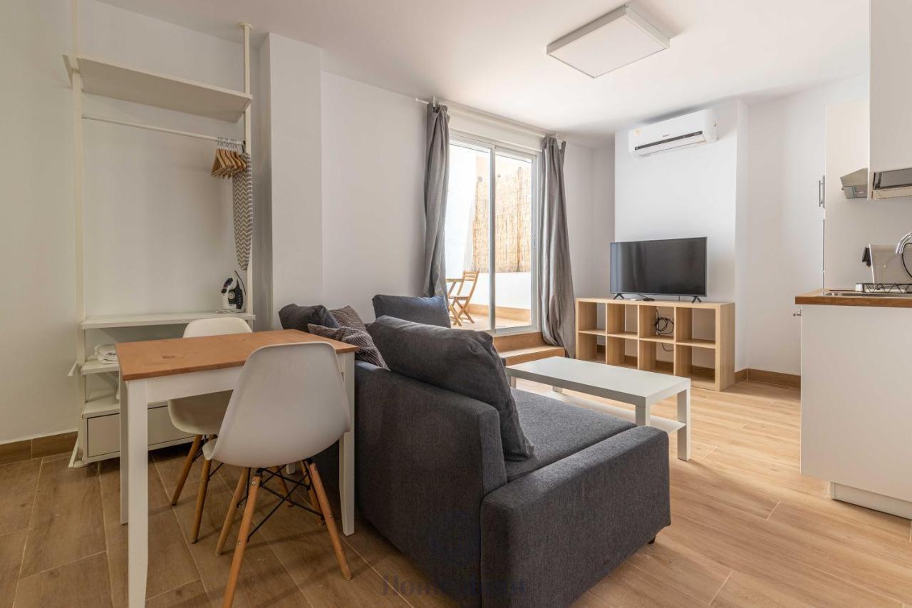 Fun Building By Homeabout Apartment *