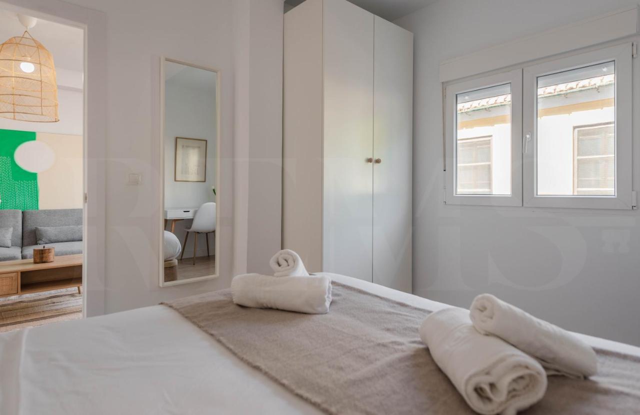 Apartment Peaceful & Bright With Patio - Center Malaga