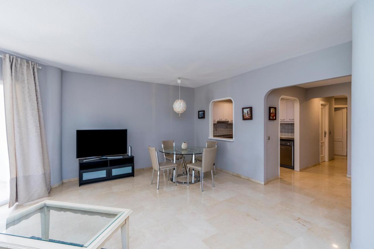 Beautiful 2 Bed With Pool And Golf Views Málaga