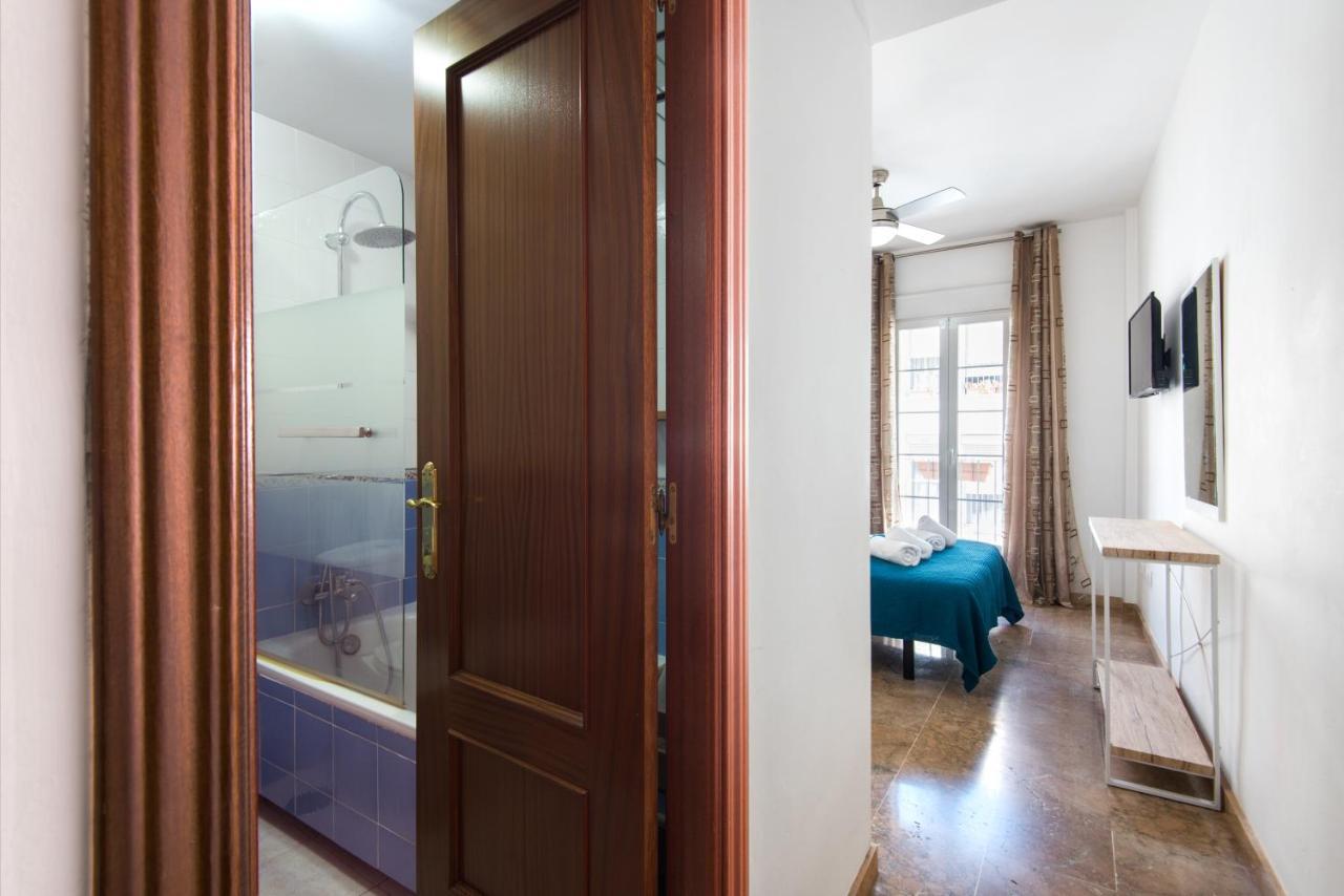 Apartment Center 2bed 2b Aircon Wif And Parking Free Malaga