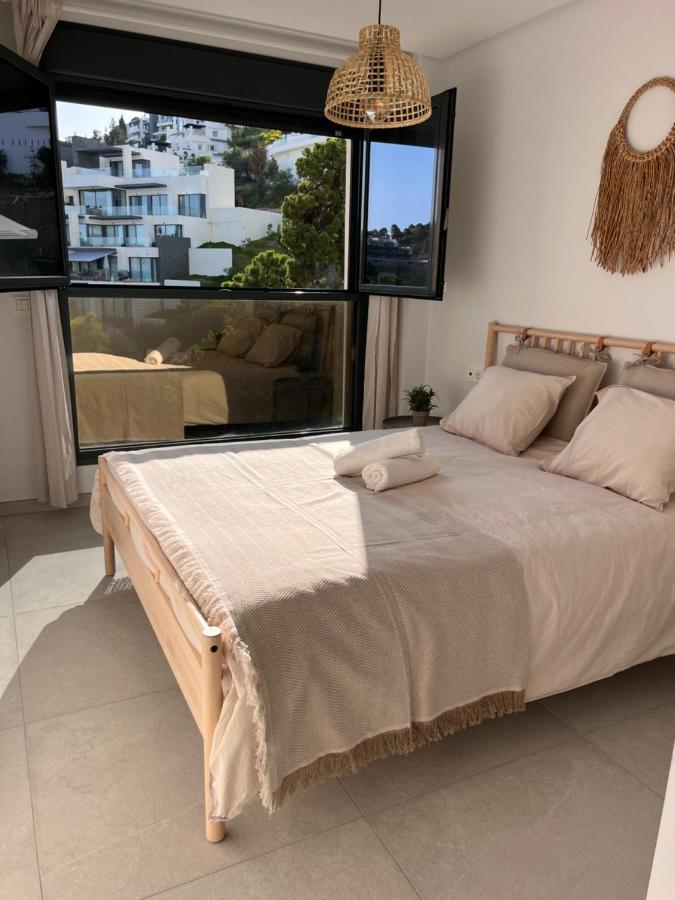 Tropical Penthouse With Big Roof Terrace Apartment