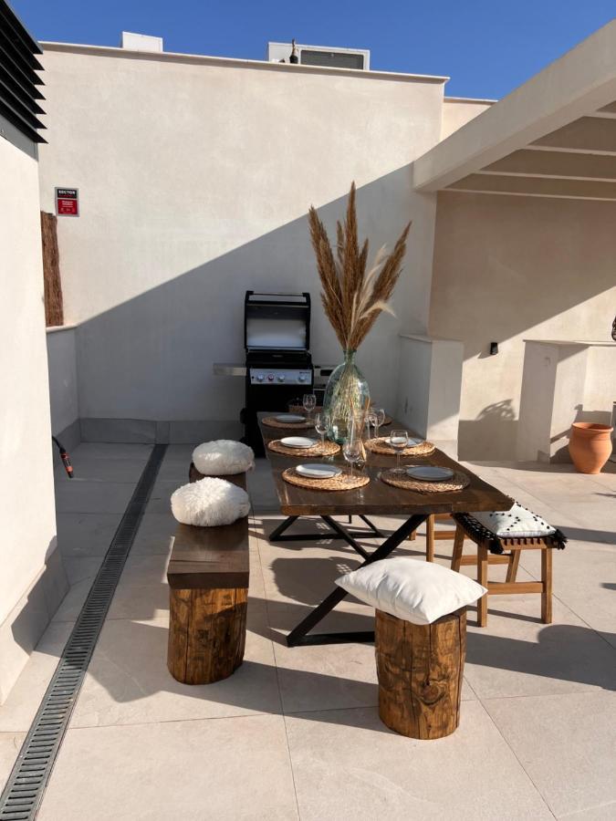 Tropical Penthouse With Big Roof Terrace Apartment