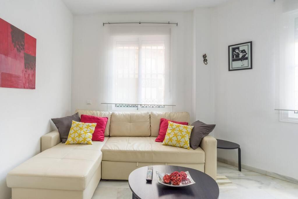 Bright, Quiet And Ground Floor In The Center