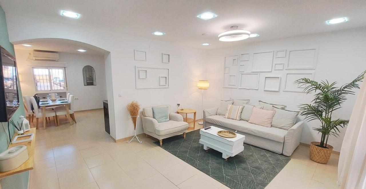 Apartment Relax, On The Beach *
