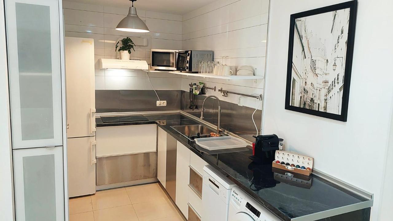 Relax, On The Beach Apartment *