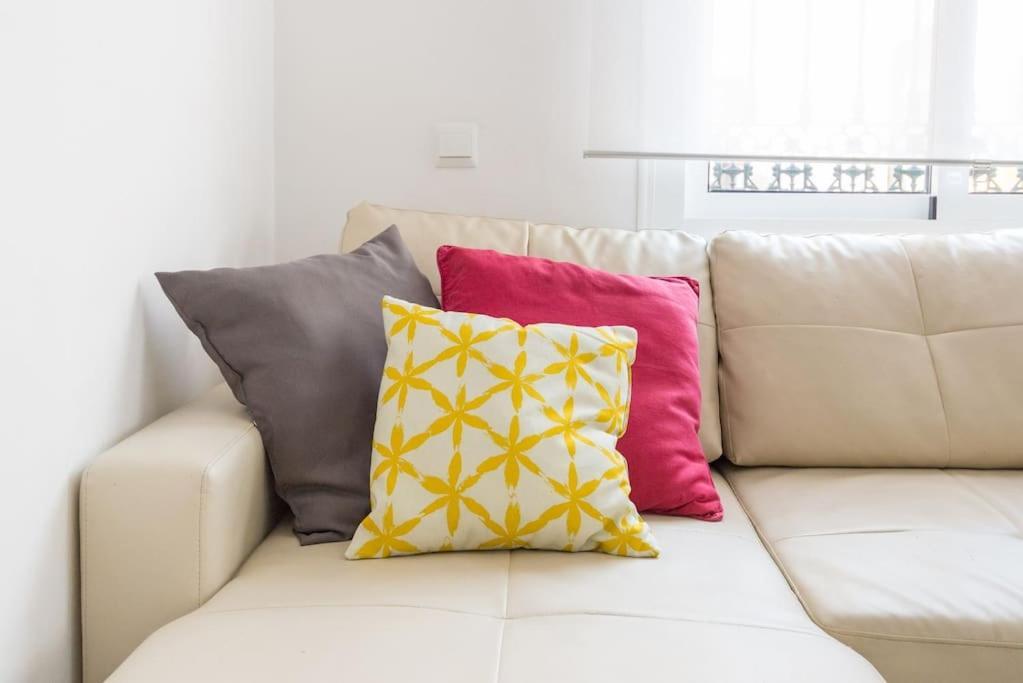 Bright, Quiet And Ground Floor In The Center Apartment