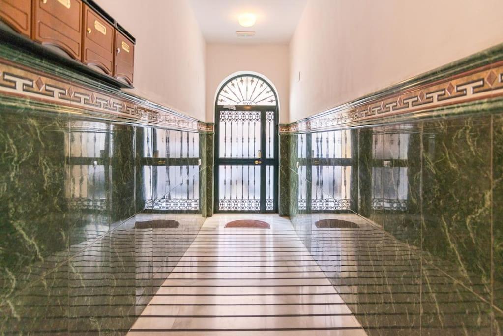 Apartment Bright, Quiet And Ground Floor In The Center Malaga