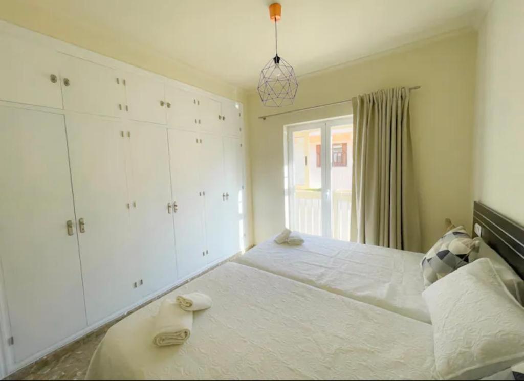 Apartamento Céntrico Muy Luminoso, Junto Al Teatro Romano Y Con Vistas A La Alcazaba *