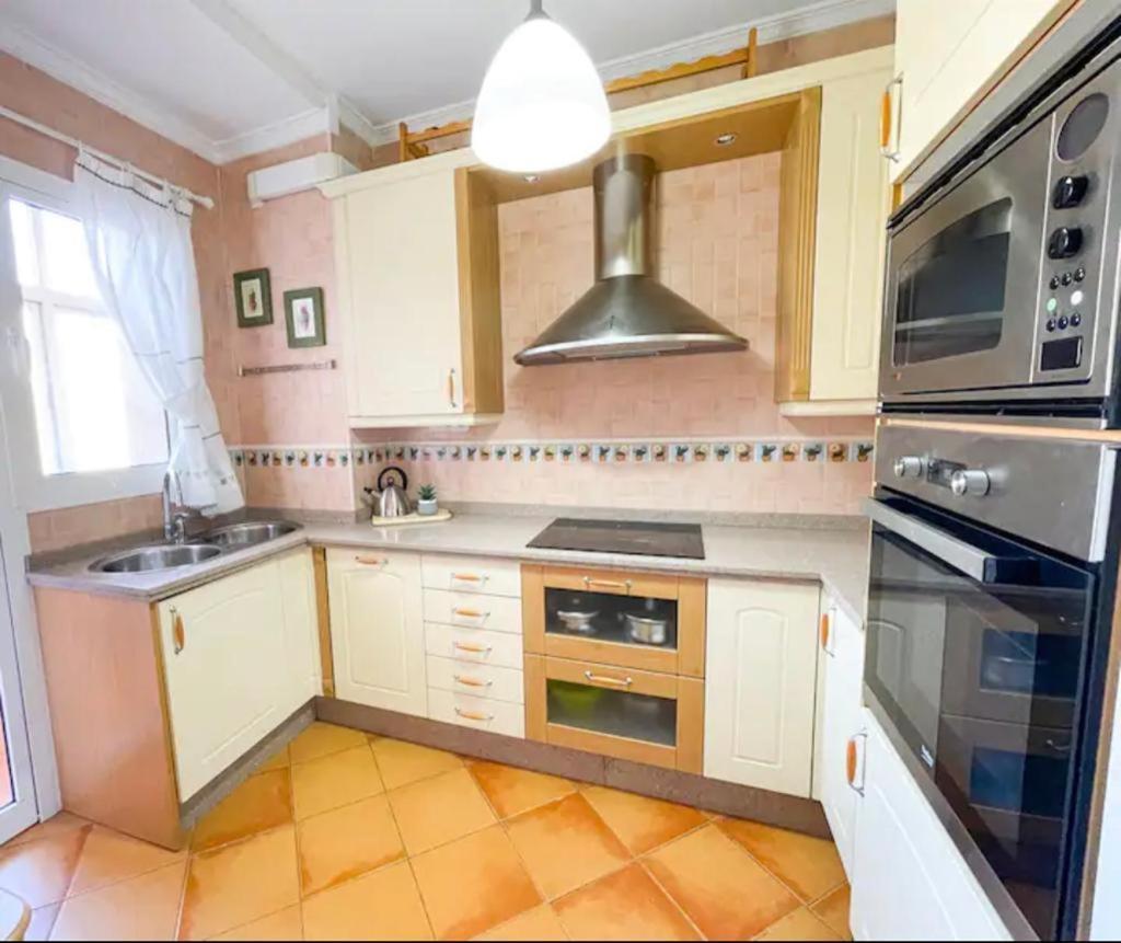 Apartamento Céntrico Muy Luminoso, Junto Al Teatro Romano Y Con Vistas A La Alcazaba Málaga