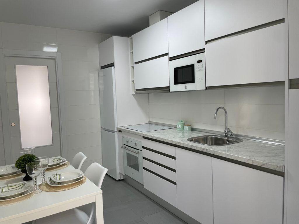 Piso Recinto Ferial En Teatinos Apartamento Málaga
