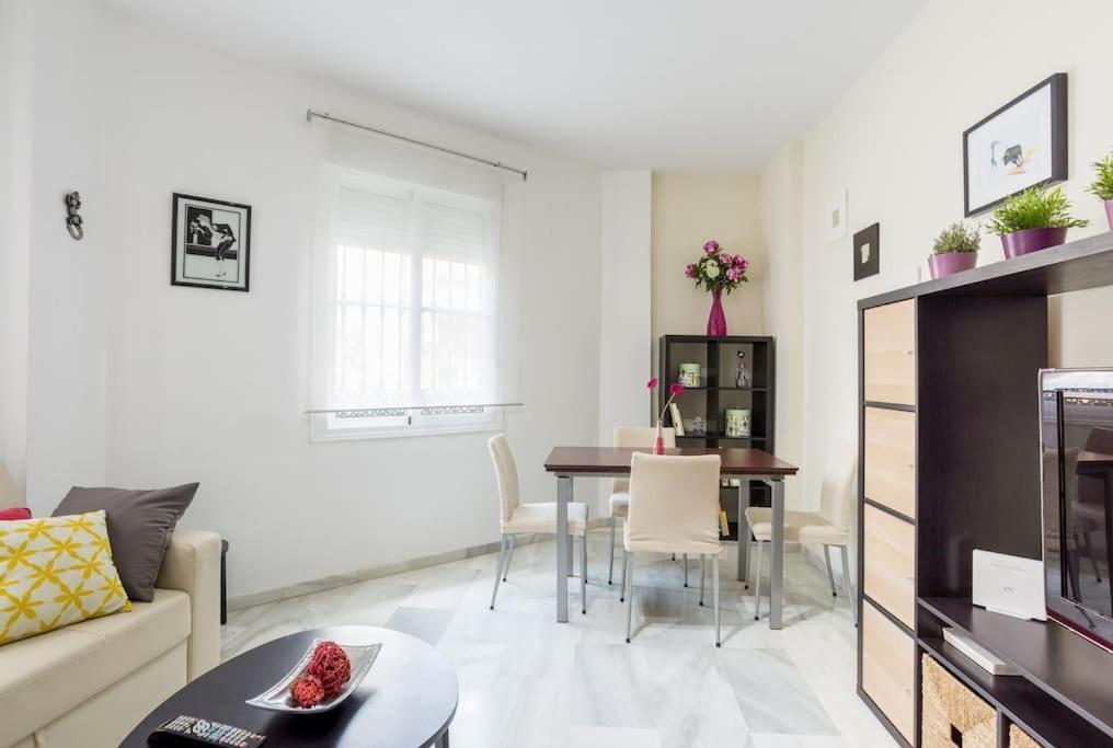 Apartment Bright, Quiet And Ground Floor In The Center Malaga